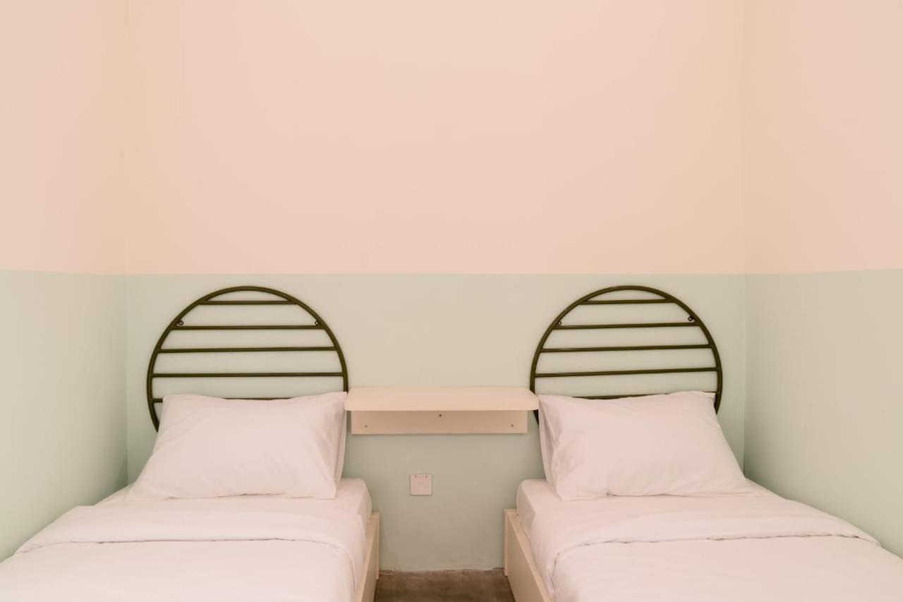 Ostello Temmu Co-Living Bandung Esterno foto