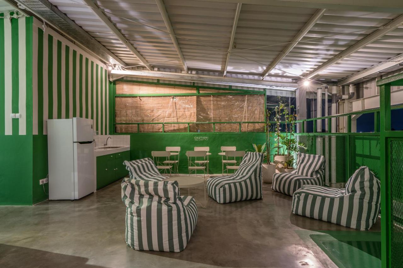 Ostello Temmu Co-Living Bandung Esterno foto